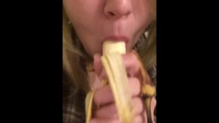 A REAL BANANA BLOWJOB