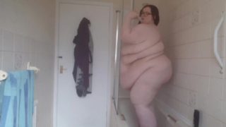 BBW SSBBW BELLY PLAY BABY OIL IN SHOWER NAKED