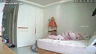 Hackers use the camera to remote monitoring of a lover's home ***