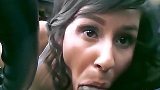 Gives Her Bf A Blowjob In The Car