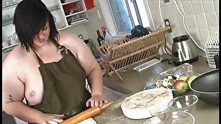 BBW bakes apple pie and then..SUPRISE ! 1