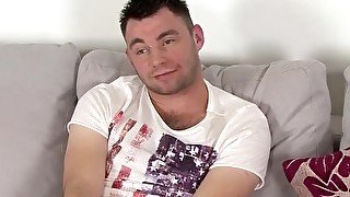 Gav A is a hairy UK bear who knows exactly how to masturbate