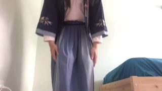 Crossdresser Hanfu dress masturbate