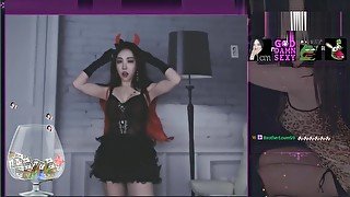 twitch streamer model QueenMico dancing compilation