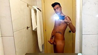 Middle eastern guy jerks off in hotel bathroom, cums in sink