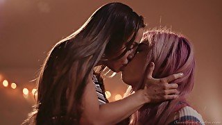 Sex-appeal lesbians can't stop eating and finger fucking each others slits