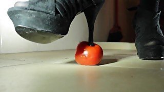 Crush Tomatoe