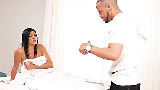 Brunette charmer gets drilled instead of massage
