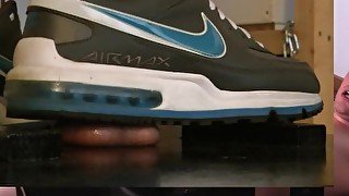 servilejerome's balls trampled in box (55 minutes! 2 cams) by sneakers feet