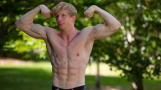 Muscular blonde guy Jesse blows a huge load