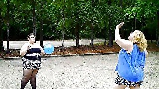 Angie Kimber and I play with balloons out side