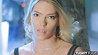 Petite Blonde Leah Lee Loves Nothing More Than To Gape
