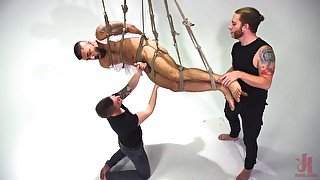 Gay men are having a wild time getting laid in BDSM scenes