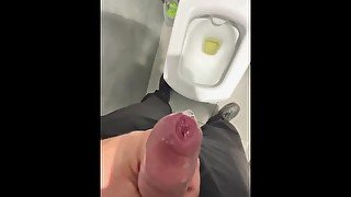 piss in public toilet