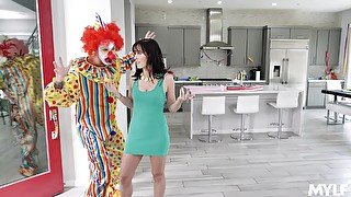 Kinky clown whips out his big schlong for sexy Alana Cruise to blow