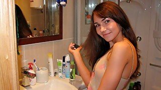 Bathroom fuck makes my gf cum