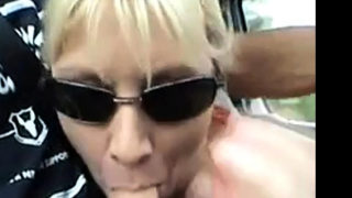 Milf blowjob in the car