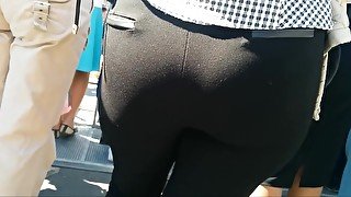 Very big butt milf in black jeans