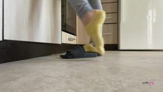 Candid Kitchen Small Feet Tease Yellow Socks Preview