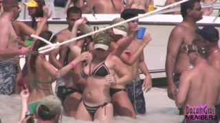 Sexy Bikini Girls Bump Grind & Show Their Tits In Miami