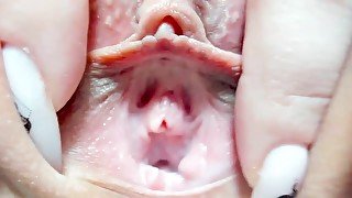 Hot pink big lips pussy close up fingering on webcam