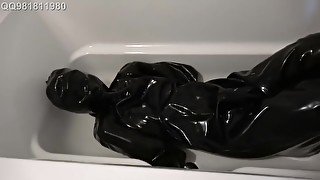 Miraidouga - Rubber People Dog Bathtub Drowning! Play