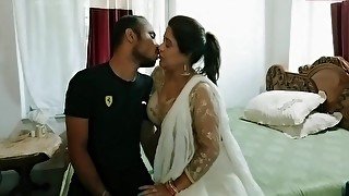 Beautiful Model Aunty One Night Stand Sex With Delivery Boy!