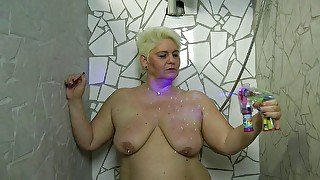 Annadevot - Bubbles in the shower