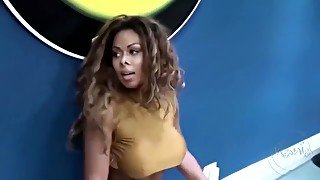 Brazilian girl dance very sexy