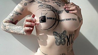 Tattooed Teen Tenderly Masturbate In The Sunlight