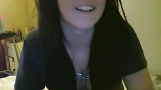 Trashy girl sucking hard dick deepthroat in amateur video