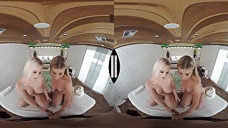 VR in the spa - Babe