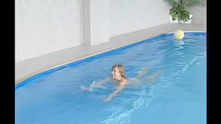 Naked chick seduced by a fellow for a sex at a pool side