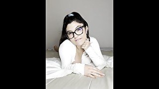 JOI SQUIRT-SQUIRT SUL LETTO E TI FACCIO SBORRARE