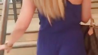 BLOND GIGGLE BUTT