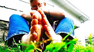 Giant Shrinks You Outdoor Dirty Foot Worship FTM