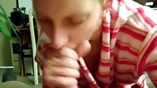 Cock crazed hoe sucks her boyfriend's dick with passion