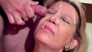 Canadian MILF needs a facial!