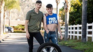 Michael Jackman & Avery Jones in Breakdown - NextdoorWorld