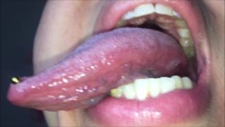 Mouth exam in front of the camera (Short version)