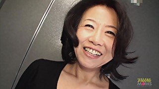 Mature Asian woman eager to use all the sex toys on her wet pussy