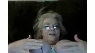 Addicted granny masturbates on livecam