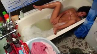 Leah Bath 01