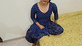 Gawo ki desi bhabhi ko chacha ka ladka ne choda taang utha utha kar saaf hindi awaaz me