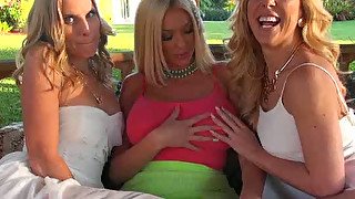 thrilling threesome cherie deville