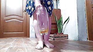 Hairy pussy pisses gorgeous in a flower vase