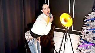 Anal plug in the ass with hot high heels and sexy jeans