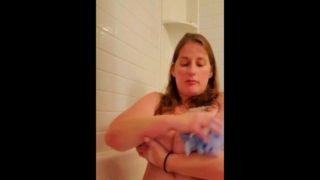 Fun in the tub. Soapy, slippery BBW rubs, and tries out new toys Stacey38G 