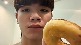 made dunkin add cum on top / thai boy