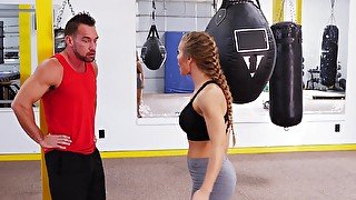 Sporty whore takes some private lessons in the ring